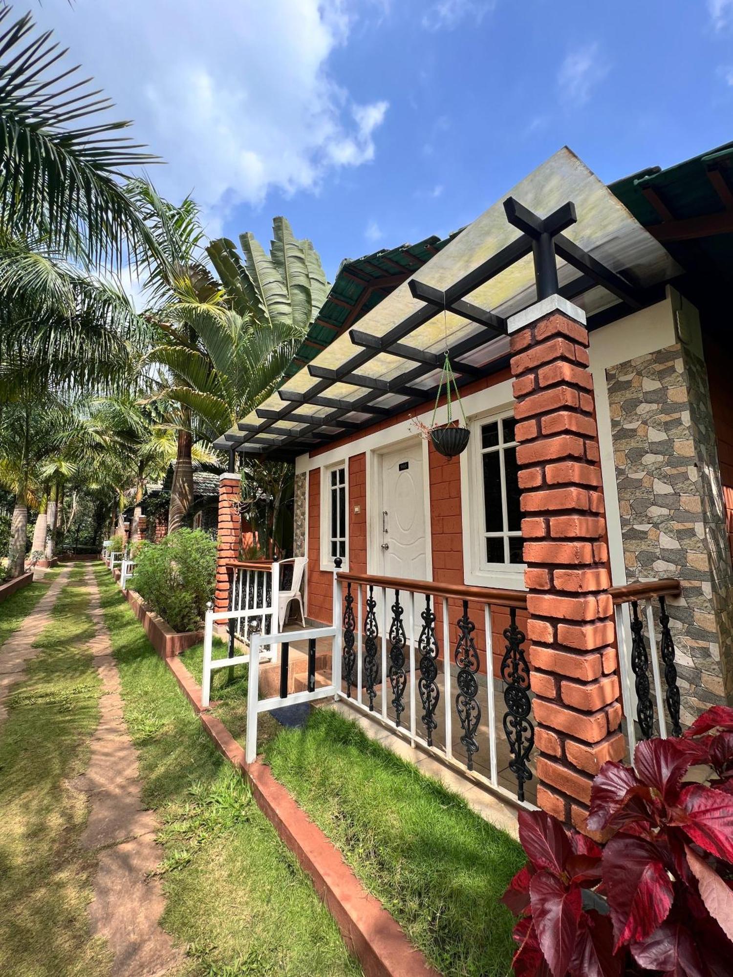Coorg Nesara Hotel And Resort Kushālnagar Buitenkant foto