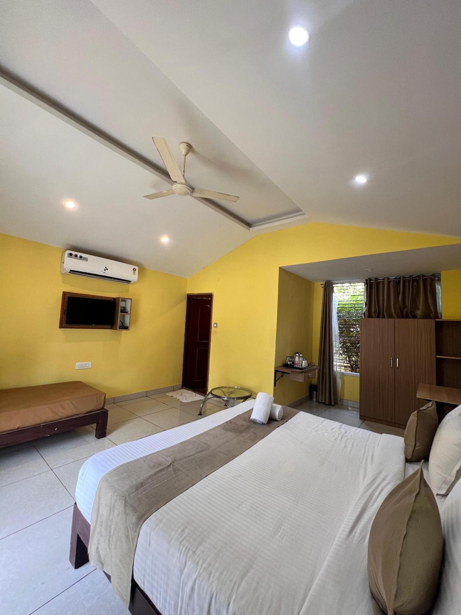 Coorg Nesara Hotel And Resort Kushālnagar Buitenkant foto